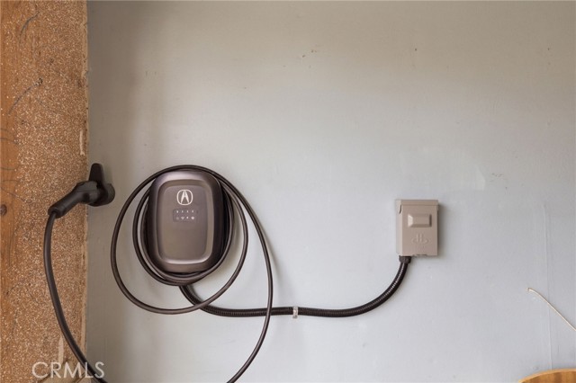 Image 38 of 54 For 16727 Lake Knoll