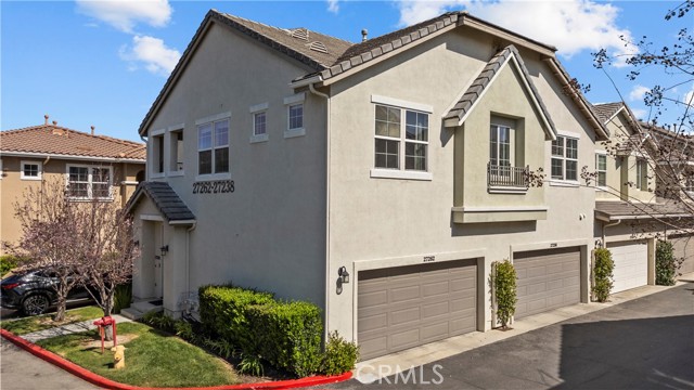 Detail Gallery Image 2 of 28 For 27262 Riverview, Valencia,  CA 91354 - 2 Beds | 2 Baths