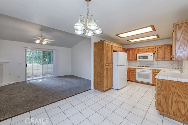 1542 E Alluvial Avenue, Fresno CA: https://media.crmls.org/medias/bfabfa30-9228-44ca-9e8c-8c6acf5e2822.jpg