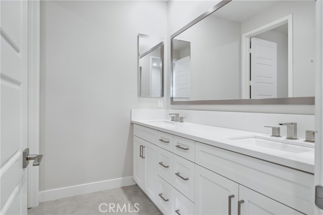 54 Sagan Way, Irvine CA: https://media.crmls.org/medias/bfac05d4-fc1b-4067-a516-f8d7e806aa62.jpg
