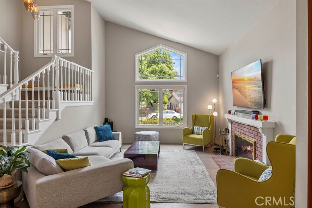 Detail Gallery Image 9 of 44 For 21421 Aliso Ct, Lake Forest,  CA 92630 - 4 Beds | 2/1 Baths