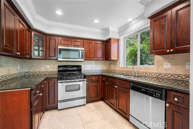 345 W Loraine Street, Glendale CA: https://media.crmls.org/medias/bfae625e-f176-4d85-a4aa-3581e50e2f26.jpg