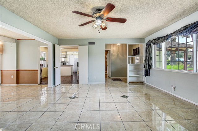 Detail Gallery Image 7 of 38 For 121 W Citron St, Corona,  CA 92882 - 3 Beds | 2 Baths