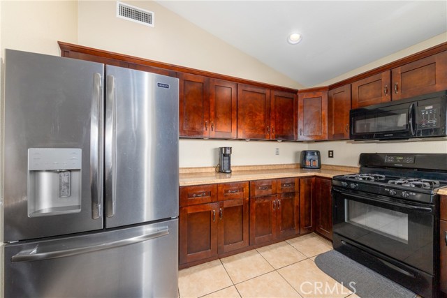 Detail Gallery Image 12 of 23 For 1149 Express Circle, Colton,  CA 92324 - 3 Beds | 2 Baths