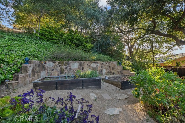 Detail Gallery Image 17 of 54 For 25009 Atwood Bld, Newhall,  CA 91321 - 3 Beds | 2/1 Baths
