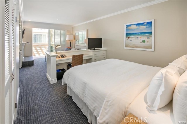 1300 The Strand, Hermosa Beach CA: https://media.crmls.org/medias/bfb09588-a138-439b-bd33-29f79baa3ad0.jpg