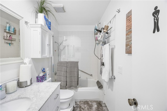 2455 Via Sonoma, Palm Springs CA: https://media.crmls.org/medias/bfb0aa51-a10e-473e-a518-28c41e128f71.jpg
