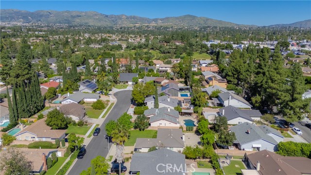 Detail Gallery Image 2 of 47 For 10116 Viking, Northridge,  CA 91324 - 3 Beds | 2 Baths