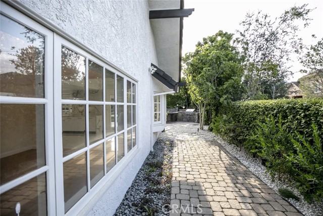Detail Gallery Image 69 of 74 For 6037 Little Oak Ln, Woodland Hills,  CA 91367 - 5 Beds | 5 Baths