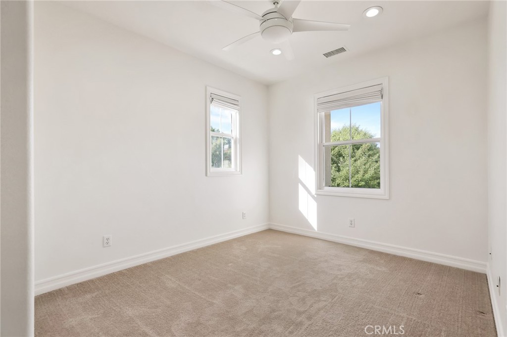 MLS #OC25270276 image #17