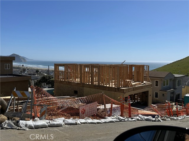 Detail Gallery Image 9 of 22 For 528 Blanca St, Morro Bay,  CA 93442 - 3 Beds | 2/1 Baths