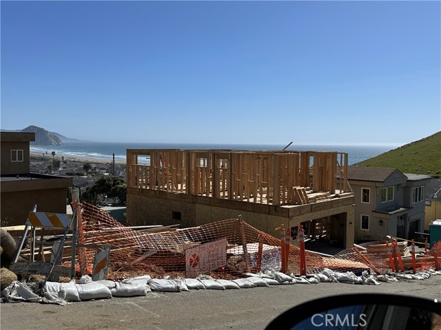 Detail Gallery Image 9 of 22 For 528 Blanca St, Morro Bay,  CA 93442 - 3 Beds | 2/1 Baths