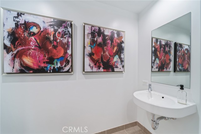 Detail Gallery Image 5 of 25 For 6250 Hollywood Blvd 7g,  Hollywood,  CA 90028 - 2 Beds | 3 Baths