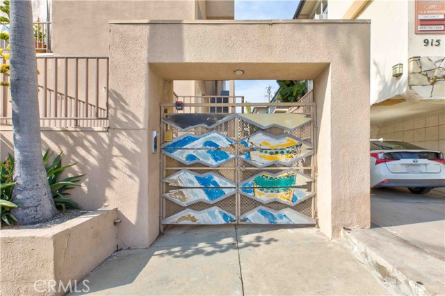 Detail Gallery Image 3 of 18 For 909 N San Vicente Bld, West Hollywood,  CA 90069 - – Beds | – Baths