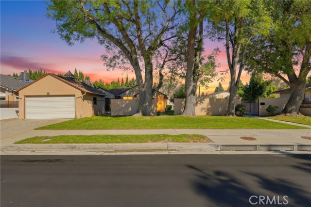 Detail Gallery Image 3 of 34 For 10314 Encino, Granada Hills,  CA 91344 - 4 Beds | 2 Baths