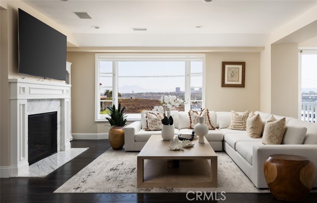 Detail Gallery Image 23 of 69 For 125 Kings Pl, Newport Beach,  CA 92663 - 5 Beds | 6/1 Baths