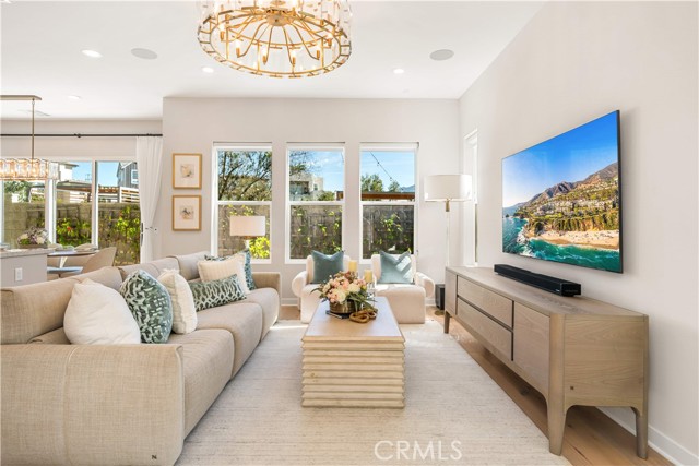 Detail Gallery Image 8 of 64 For 250 Newton, Lake Forest,  CA 92630 - 5 Beds | 4 Baths