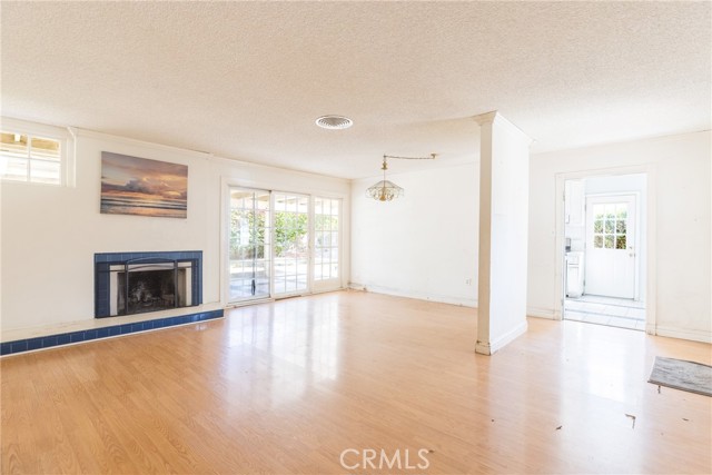 Detail Gallery Image 10 of 48 For 17149 Donmetz, Granada Hills,  CA 91344 - 4 Beds | 2 Baths