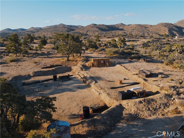 48317 Burns Canyon Road, Pioneertown CA: https://media.crmls.org/medias/bfb41512-90ef-473d-833d-e3d46c58cda5.jpg