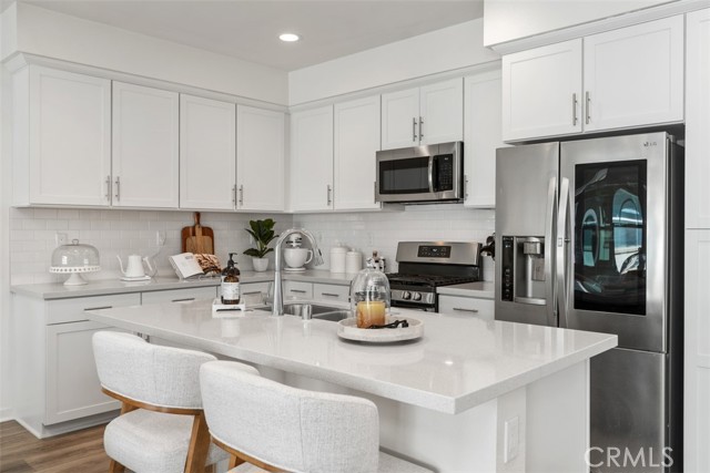 Detail Gallery Image 7 of 44 For 503 Deeann, Lake Forest,  CA 92610 - 2 Beds | 2/1 Baths