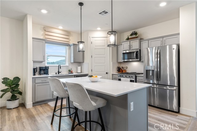 Detail Gallery Image 12 of 32 For 6009 Marconi Ave, Bakersfield,  CA 93313 - 4 Beds | 3 Baths