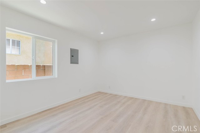 13138 Corcoran photo 14