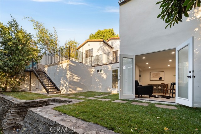 1637 N Alvarado ST