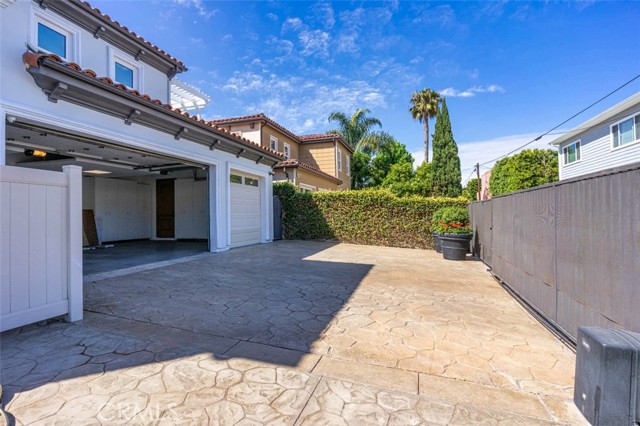 Detail Gallery Image 58 of 74 For 508 Westminster Ave, Newport Beach,  CA 92663 - 5 Beds | 5/1 Baths
