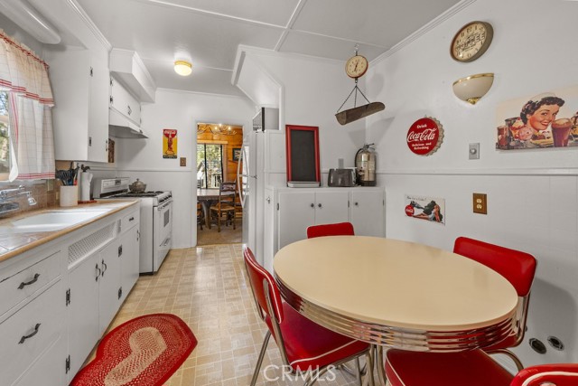 Detail Gallery Image 12 of 27 For 39161 Buckthorn, Big Bear Lake,  CA 92315 - 3 Beds | 2 Baths