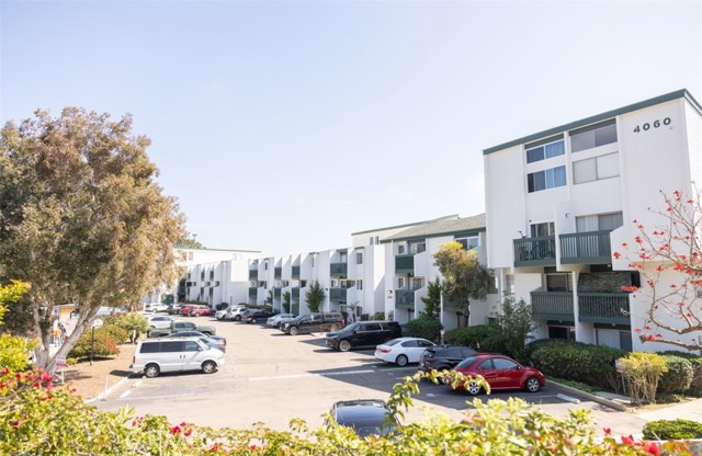 4064 Huerfano Avenue, San Diego CA: https://media.crmls.org/medias/bfb8b111-ce21-4e13-92cd-47b3c6ed9680.jpg