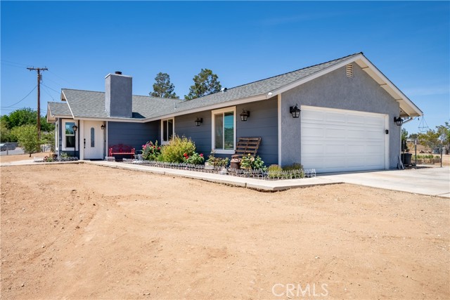 Detail Gallery Image 1 of 40 For 10932 Choiceana Ave, Hesperia,  CA 92345 - 4 Beds | 2 Baths