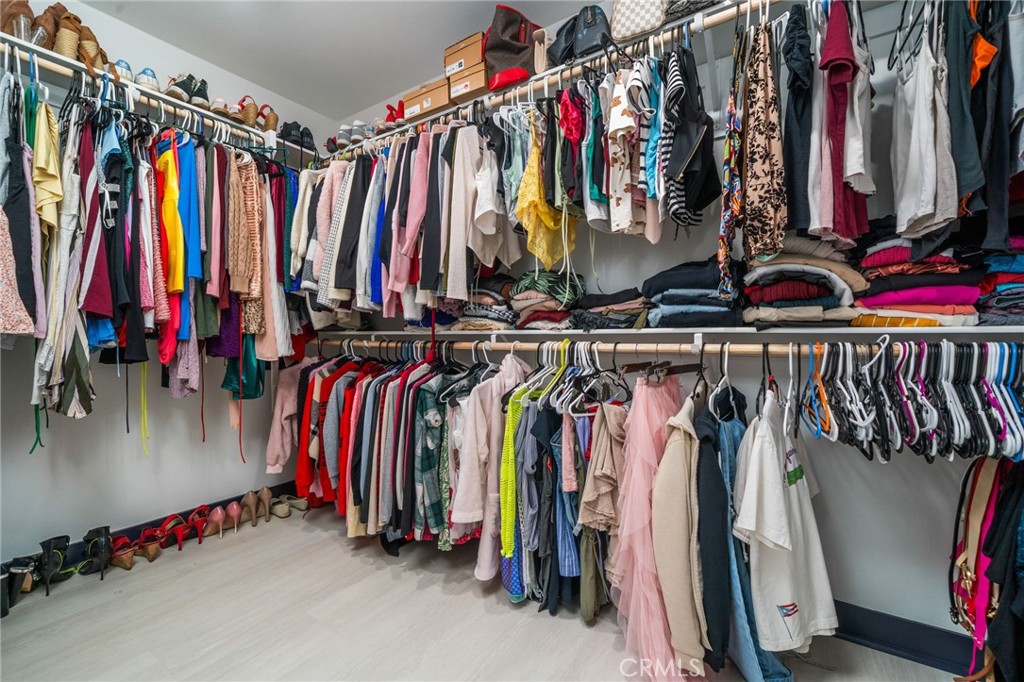 https://media.crmls.org/medias/bfb985c4-9731-4d35-8985-d2b090ca79c7.jpg?preset=X-Large