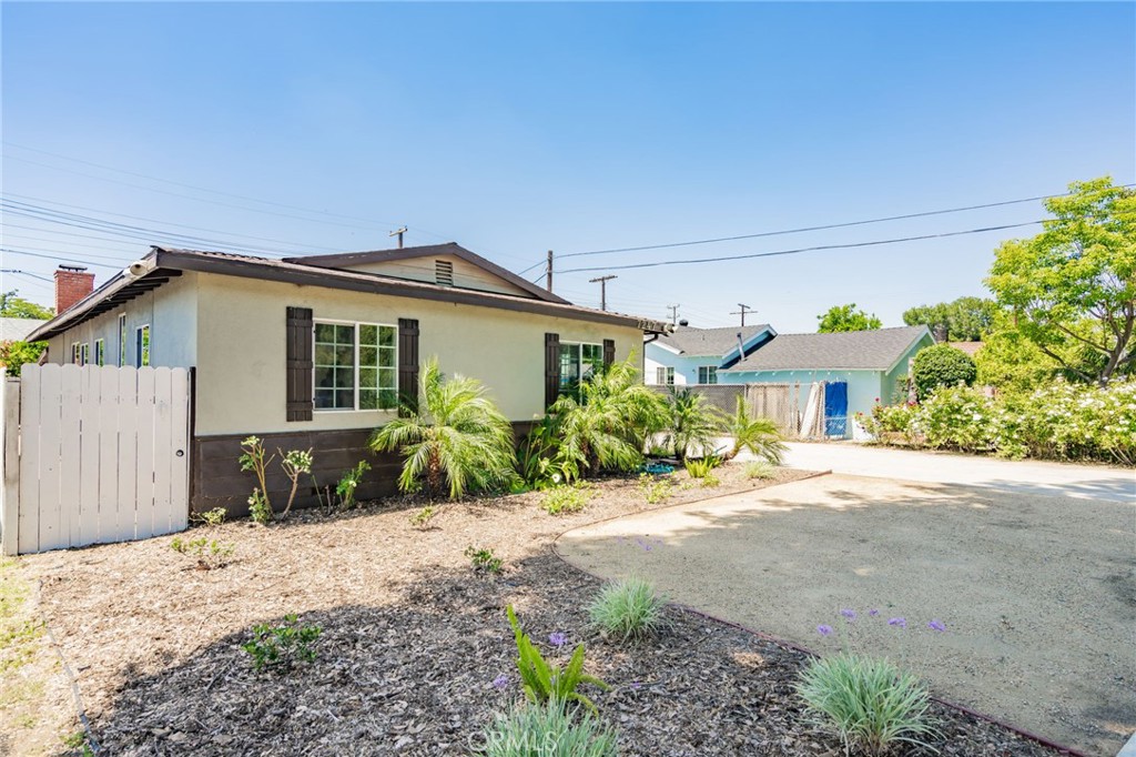 7247 Donna Ave