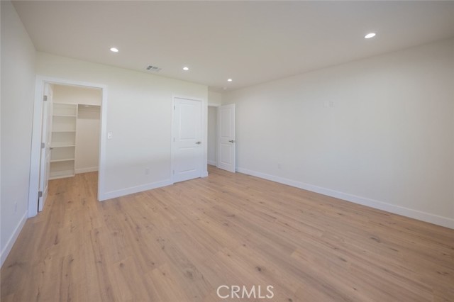 Detail Gallery Image 11 of 12 For 14727 Leadwell, Van Nuys,  CA 91405 - 3 Beds | 2/1 Baths