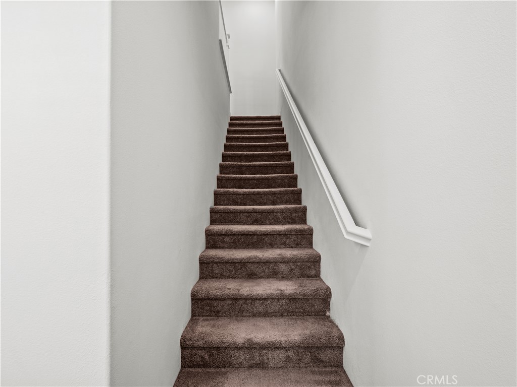 https://media.crmls.org/medias/bfbb50fa-9d88-4e13-9bb1-22057d2b0a36.jpg?preset=X-Large