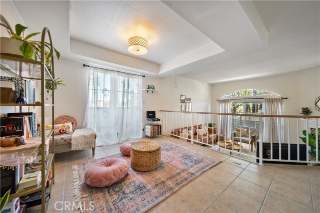 Detail Gallery Image 11 of 47 For 19950 Sherman Way Unit a a,  Winnetka,  CA 91306 - 3 Beds | 4 Baths