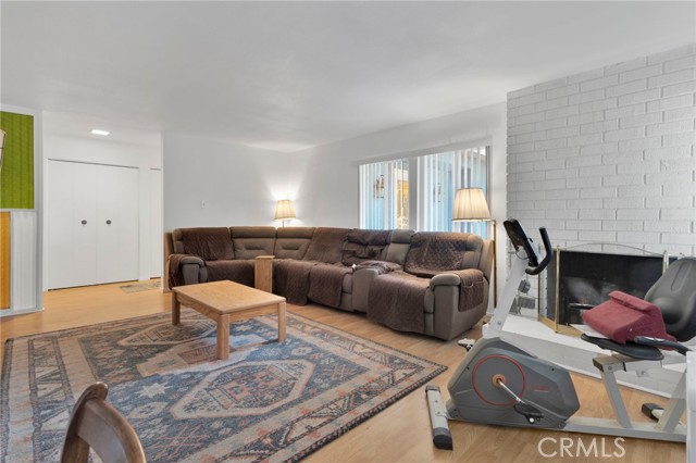 Detail Gallery Image 13 of 39 For 19385 Saint Timothy Ct, Apple Valley,  CA 92307 - 3 Beds | 2/1 Baths