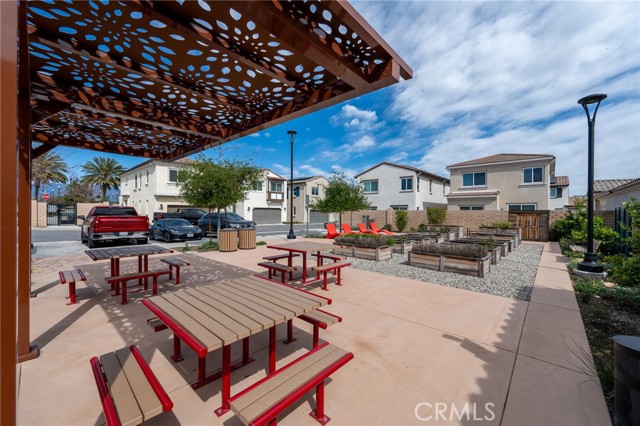 Detail Gallery Image 40 of 43 For 202 Bonita Ln, Rialto,  CA 92376 - 3 Beds | 2/1 Baths