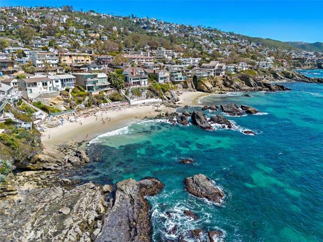 2175 S Coast Hwy, Laguna Beach CA: https://media.crmls.org/medias/bfbd1921-3830-47db-901d-d3b66f080a76.jpg