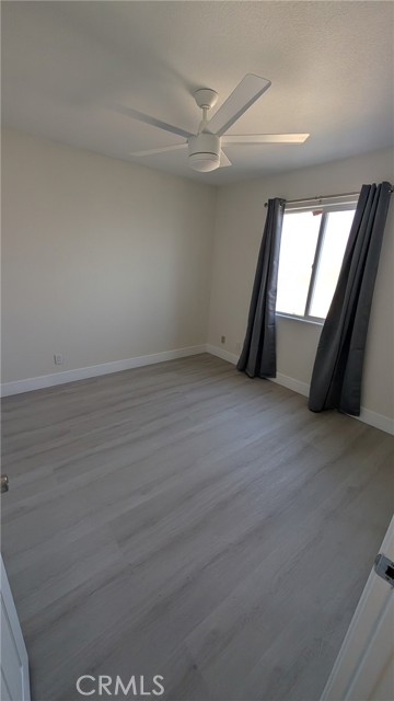 Detail Gallery Image 9 of 15 For 905 W Sumner #B,  Lake Elsinore,  CA 92530 - 3 Beds | 2/1 Baths