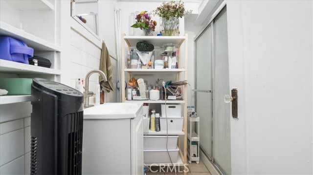 Detail Gallery Image 14 of 17 For 323 W 4th St #201,  Long Beach,  CA 90802 - 1 Beds | 1 Baths