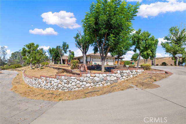 Image 4 of 58 For 41050 Mesa Robles Circle
