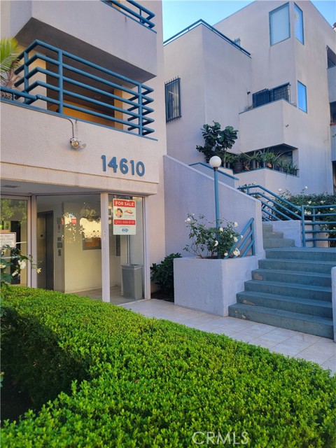 Detail Gallery Image 1 of 9 For 14610 Erwin St #304,  Van Nuys,  CA 91411 - 2 Beds | 2 Baths