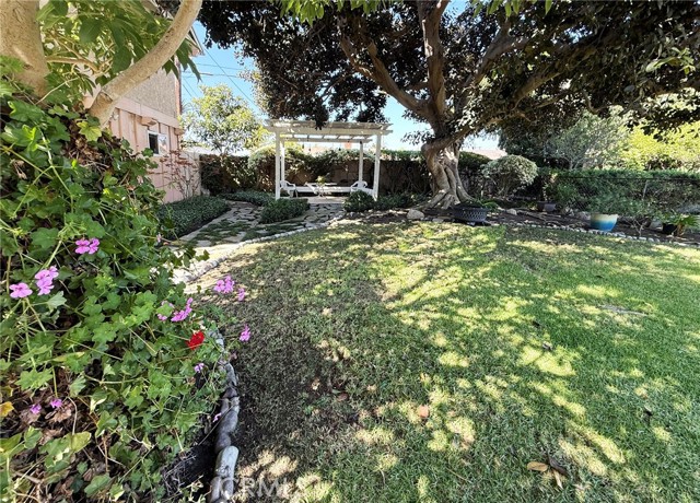 Detail Gallery Image 32 of 37 For 18301 Patterson Lane #3,  Huntington Beach,  CA 92646 - 2 Beds | 1/1 Baths