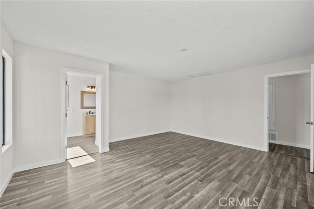 618 W Avenue Q12, Palmdale CA: https://media.crmls.org/medias/bfbe9f0a-a90c-44a4-91a9-30bbeeddff70.jpg