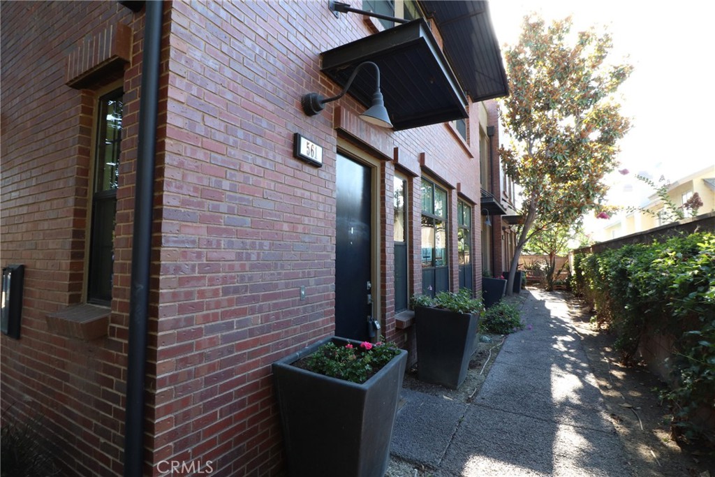 561 W Maple Avenue
