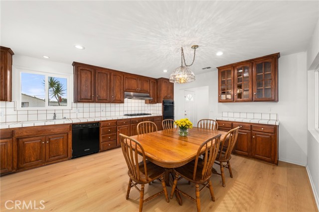 Detail Gallery Image 11 of 41 For 5361 Bridgeview Ave, Pico Rivera,  CA 90660 - 5 Beds | 2 Baths