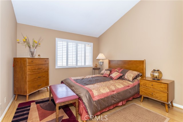 Detail Gallery Image 13 of 27 For 18730 Hatteras St #2,  Tarzana,  CA 91356 - 3 Beds | 2/1 Baths