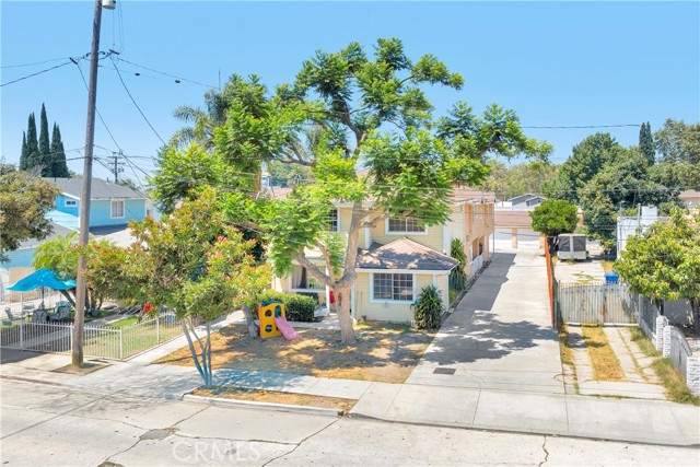 8011 Comstock Avenue, Whittier CA: https://media.crmls.org/medias/bfc0bfc7-268b-4b12-b402-bcb11a21c9c0.jpg
