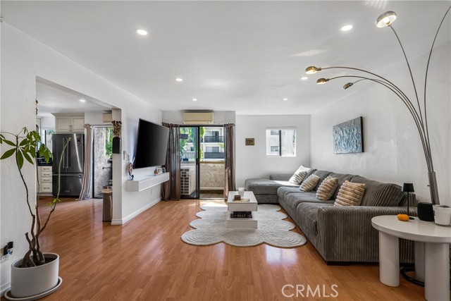 Front Image Thumbnail for CRSR25236936